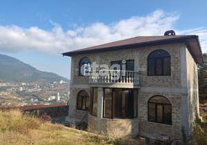 Дом 206м², 2-этажный, участок 4 сот.