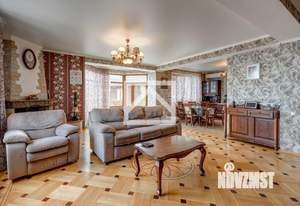 Дом 317м², 3-этажный, участок 7 сот.