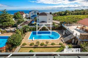 Дом 630м², 3-этажный, участок 10 сот.