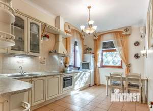 Дом 528м², 3-этажный, участок 17 сот.