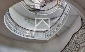 Дом 1157м², 3-этажный, участок 20 сот.