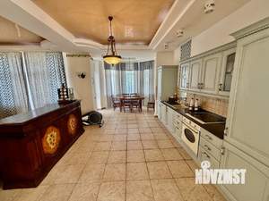 Таунхаус 300м², 3-этажный, участок 1 сот.