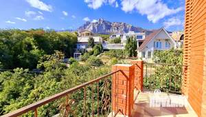 Дом 706м², 4-этажный, участок 7 сот.