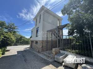 Таунхаус 150м², 3-этажный, участок 1 сот.