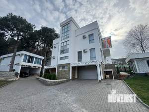 Дом 431м², 3-этажный, участок 30 сот.