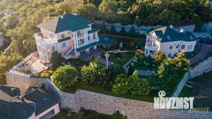 Дом 675м², 2-этажный, участок 25 сот.