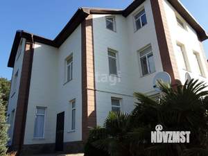 Дом 325м², 3-этажный, участок 15 сот.