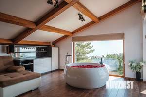 Дом 299м², 3-этажный, участок 4 сот.