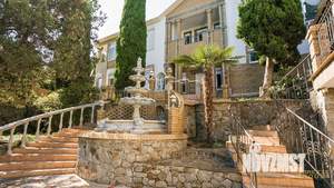 Дом 400м², 2-этажный, участок 20 сот.