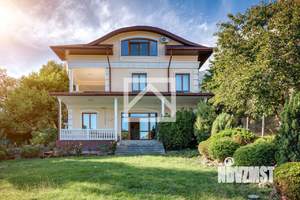 Дом 580м², 3-этажный, участок 12 сот.