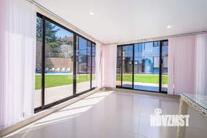 Дом 279м², 2-этажный, участок 9 сот.