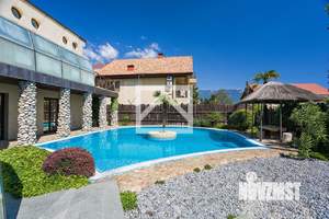 Дом 370м², 3-этажный, участок 14 сот.