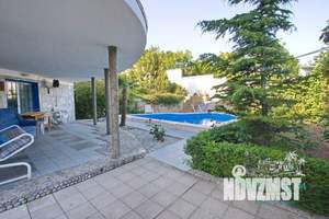 Дом 500м&sup2;, 2-этажный, посуточно, 