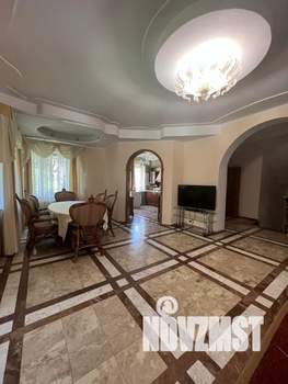 Дом 290м&sup2;, 2-этажный, посуточно, 