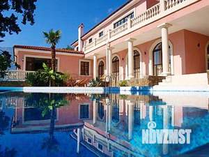 Дом 680м&sup2;, 2-этажный, посуточно, 