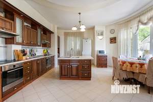 Дом 400м², 3-этажный, посуточно, 