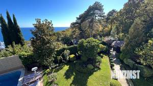 Дом 360м&sup2;, 3-этажный, посуточно, 