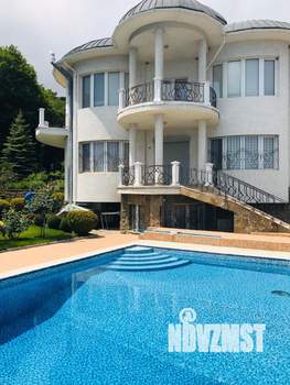 Дом 380м&sup2;, 3-этажный, посуточно, 