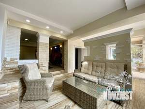 Дом 300м&sup2;, 3-этажный, посуточно, 