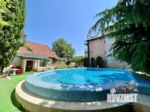 Дом 300м&sup2;, 3-этажный, посуточно, 