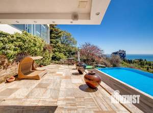 Дом 650м&sup2;, 3-этажный, посуточно, 