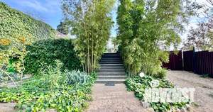 Дом 400м&sup2;, 2-этажный, посуточно, 