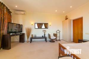 Дом 140м&sup2;, 3-этажный, посуточно, 