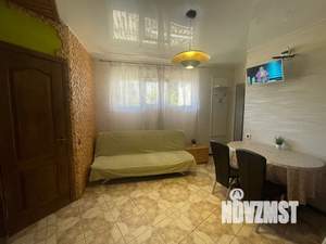 Дом 35м&sup2;, 2-этажный, посуточно, 