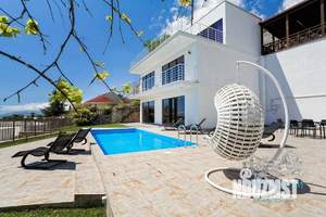 Дом 200м², 2-этажный, посуточно, 