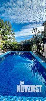 Дом 350м&sup2;, 3-этажный, посуточно, 