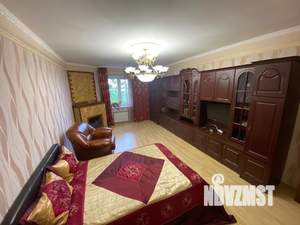 Дом 300м&sup2;, 3-этажный, посуточно, 