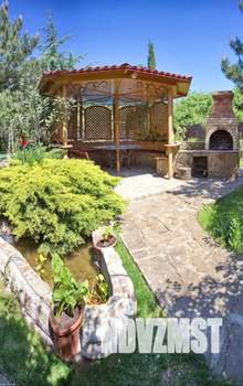 Дом 250м&sup2;, 3-этажный, посуточно, 