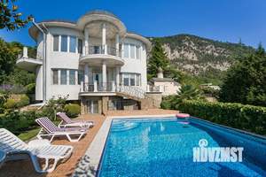 Дом 400м&sup2;, 3-этажный, посуточно, 