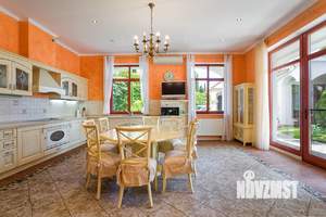 Дом 400м², 2-этажный, посуточно, 