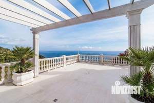 Коттедж 400м&sup2;, 4-этажный, на длительный срок, 