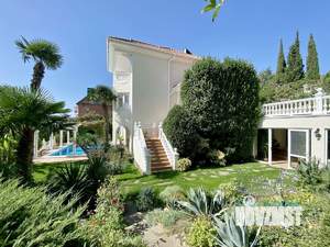 Дом 450м², 3-этажный, посуточно, 