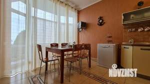 Дом 200м&sup2;, 3-этажный, посуточно, 