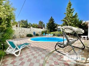 Дом 320м&sup2;, 4-этажный, посуточно, 