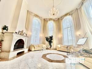 Дом 330м², 3-этажный, на длительный срок, 