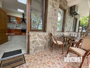 Дом 300м&sup2;, 3-этажный, посуточно, 