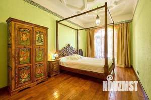 Дом 350м&sup2;, 2-этажный, посуточно, 