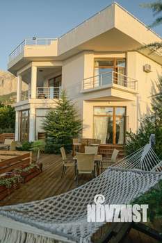 Дом 500м&sup2;, 3-этажный, посуточно, 