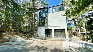 Дом 250м&sup2;, 3-этажный, посуточно, 