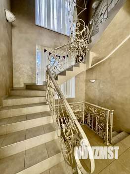 Дом 350м&sup2;, 3-этажный, посуточно, 