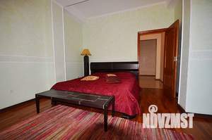 Дом 200м&sup2;, 4-этажный, посуточно, 