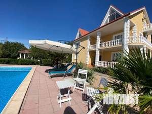 Дом 450м&sup2;, 3-этажный, посуточно, 