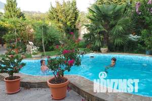 Дом 140м², 3-этажный, посуточно, 