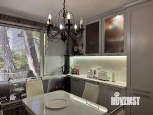 Таунхаус 275м², 3-этажный, на длительный срок, 