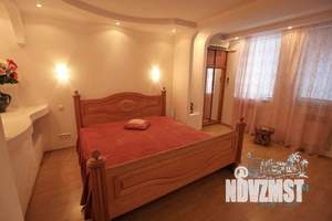 Дом 216м&sup2;, 2-этажный, посуточно, 