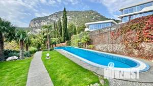 Дом 400м&sup2;, 2-этажный, посуточно, 